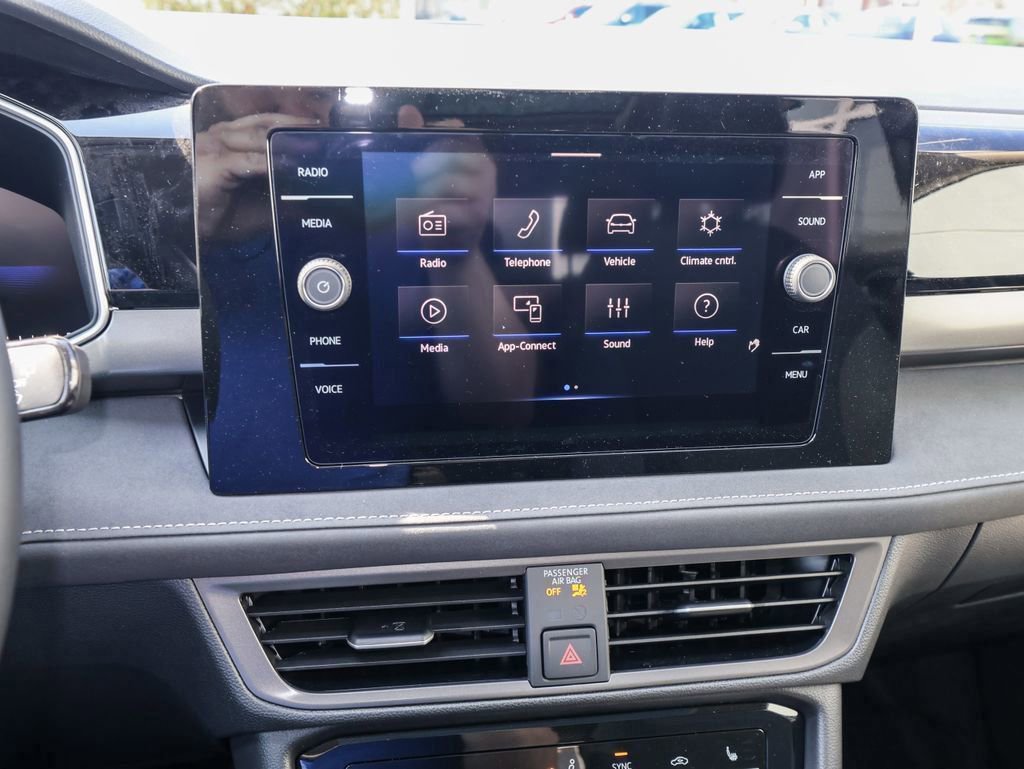 New 2026 Volkswagen Taos SE image 17