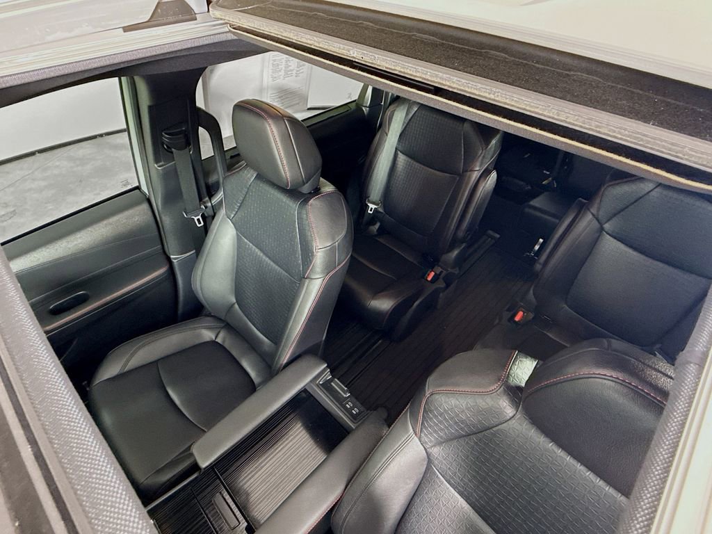 Certified 2025 Toyota Sienna XSE image 24