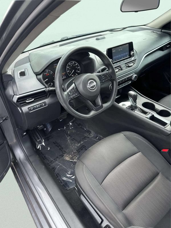 Used 2024 Nissan Altima 2.5 S FWD image 17