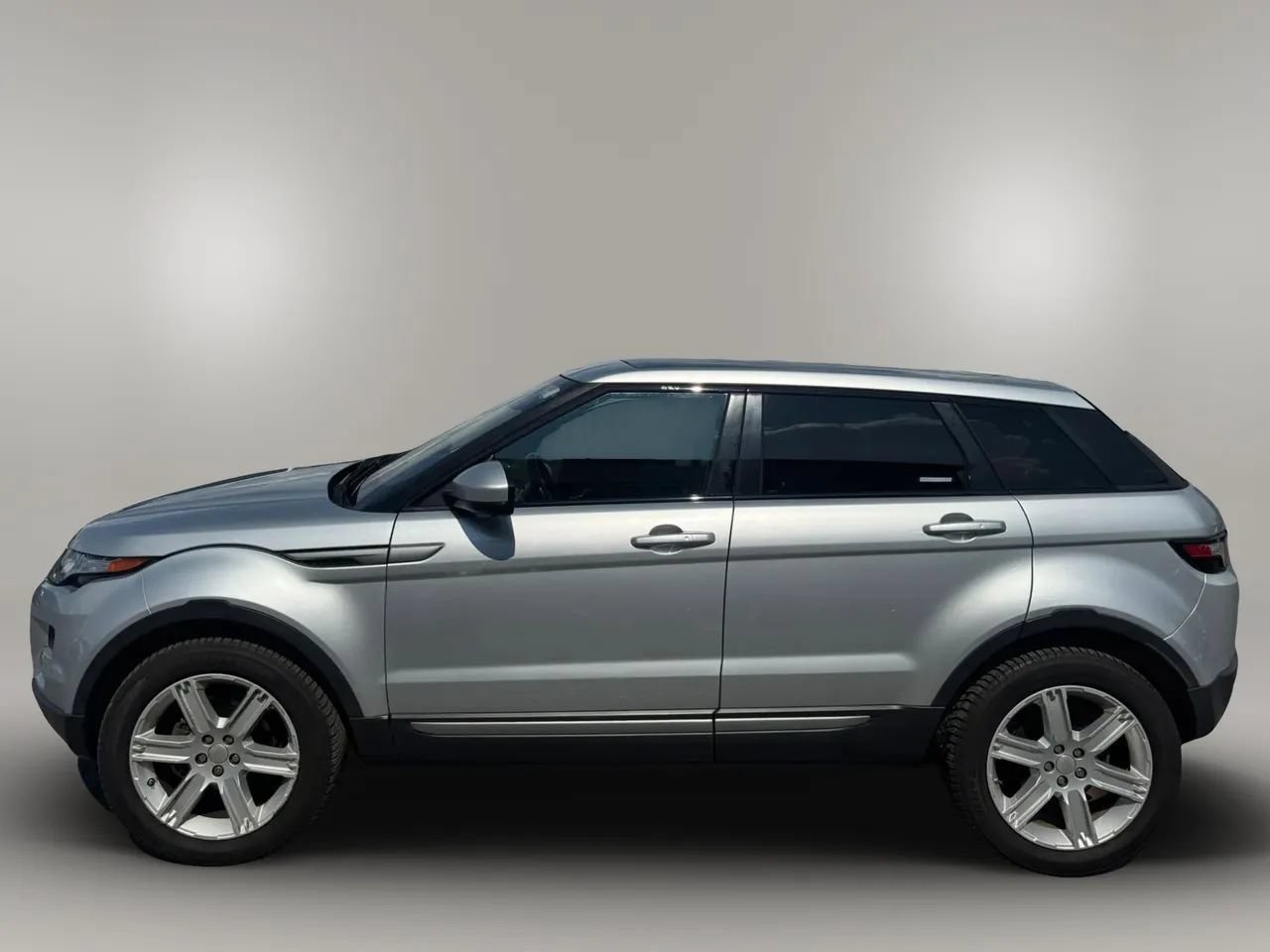 Used 2015 Land Rover Range Rover Evoque Pure Premium AWD/4WD image 5