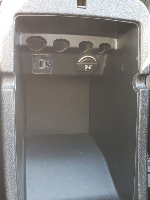 Used 2019 Jeep Cherokee Latitude Plus w/ Cold Weather Group AWD/4WD image 30