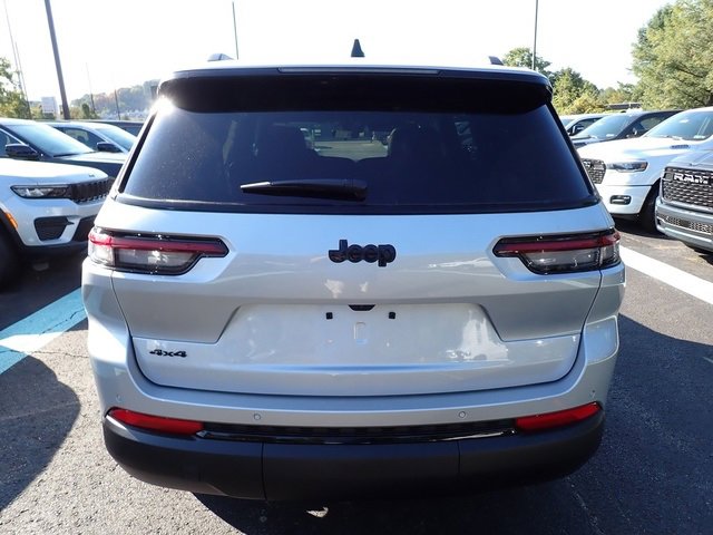 New 2025 Jeep Grand Cherokee L Altitude image 3