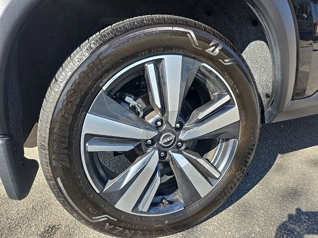 Used 2023 Nissan Rogue SL w/ SL Premium Package image 10