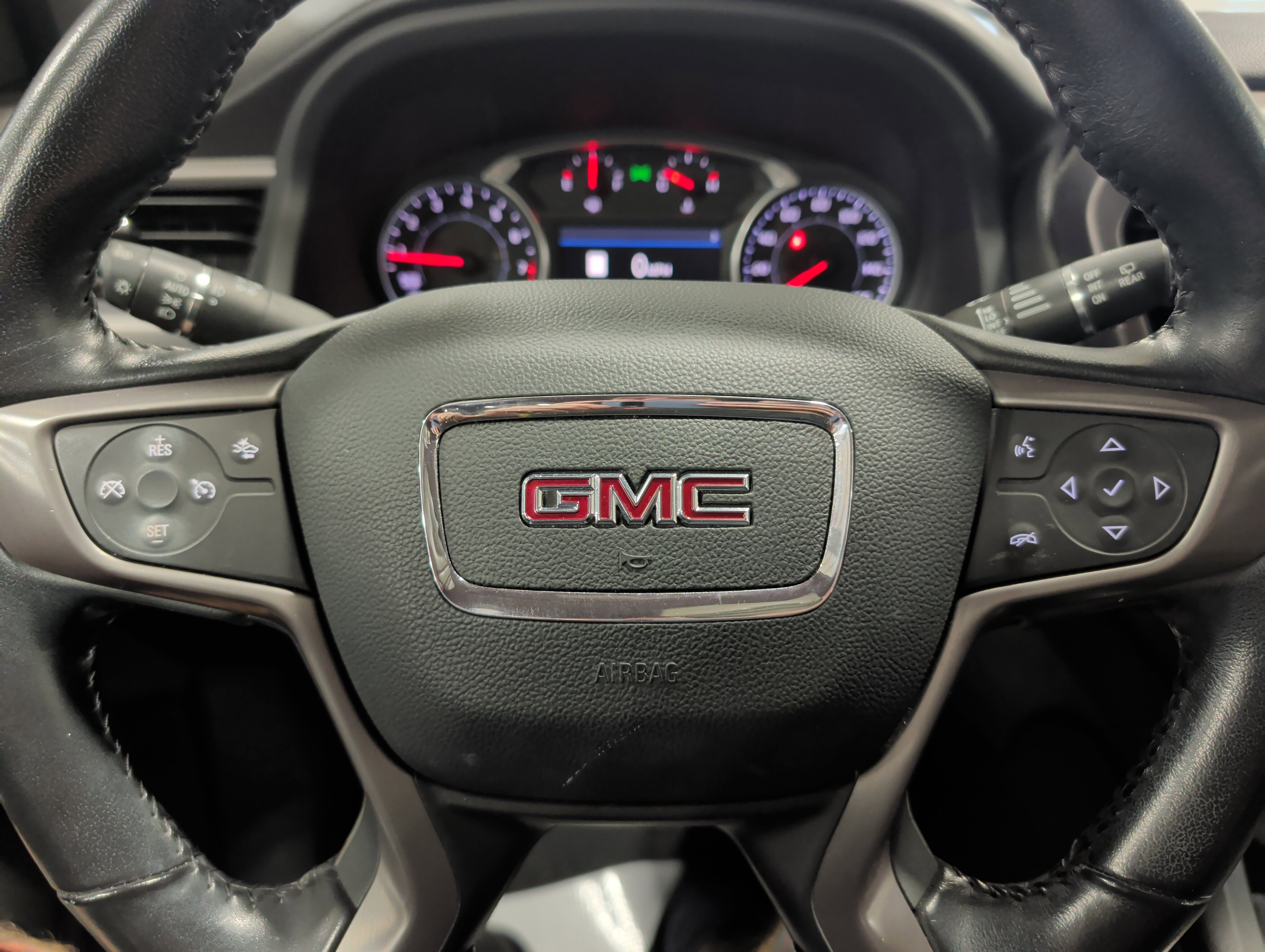 Used 2021 GMC Acadia AT4 w/ Trailering Package AWD/4WD image 10