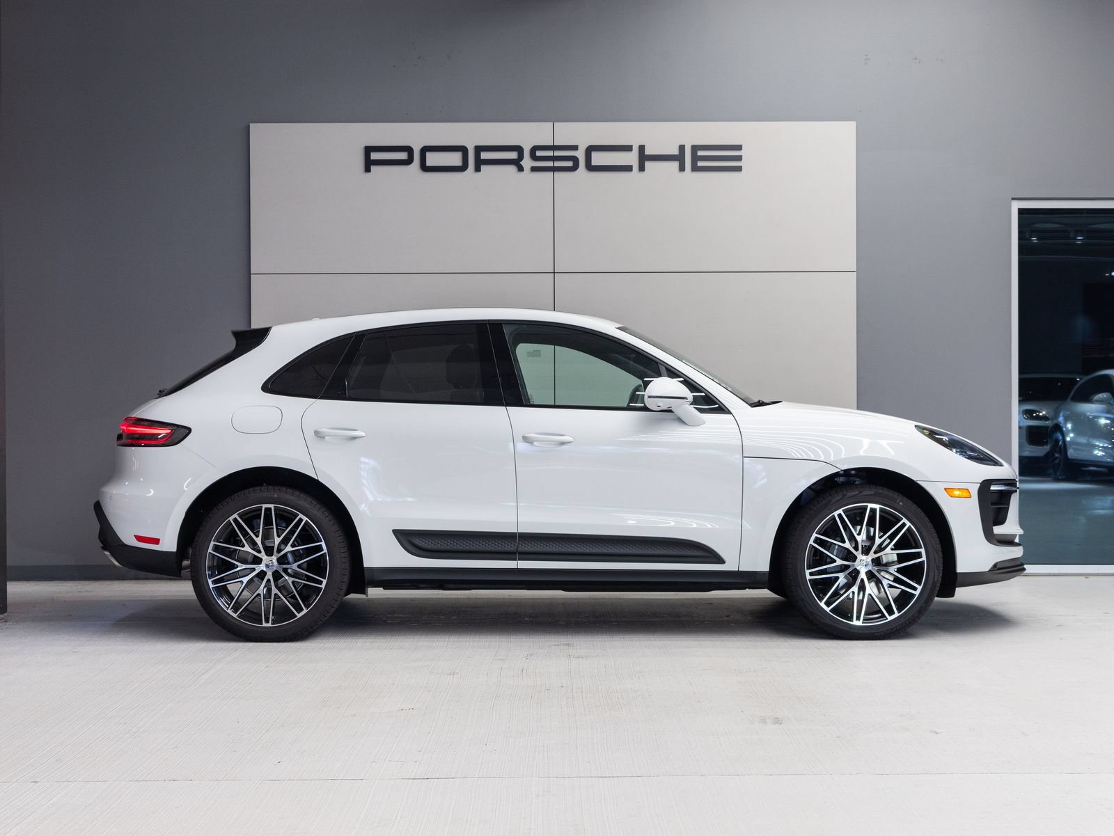 New 2026 Porsche Macan AWD/4WD image 8