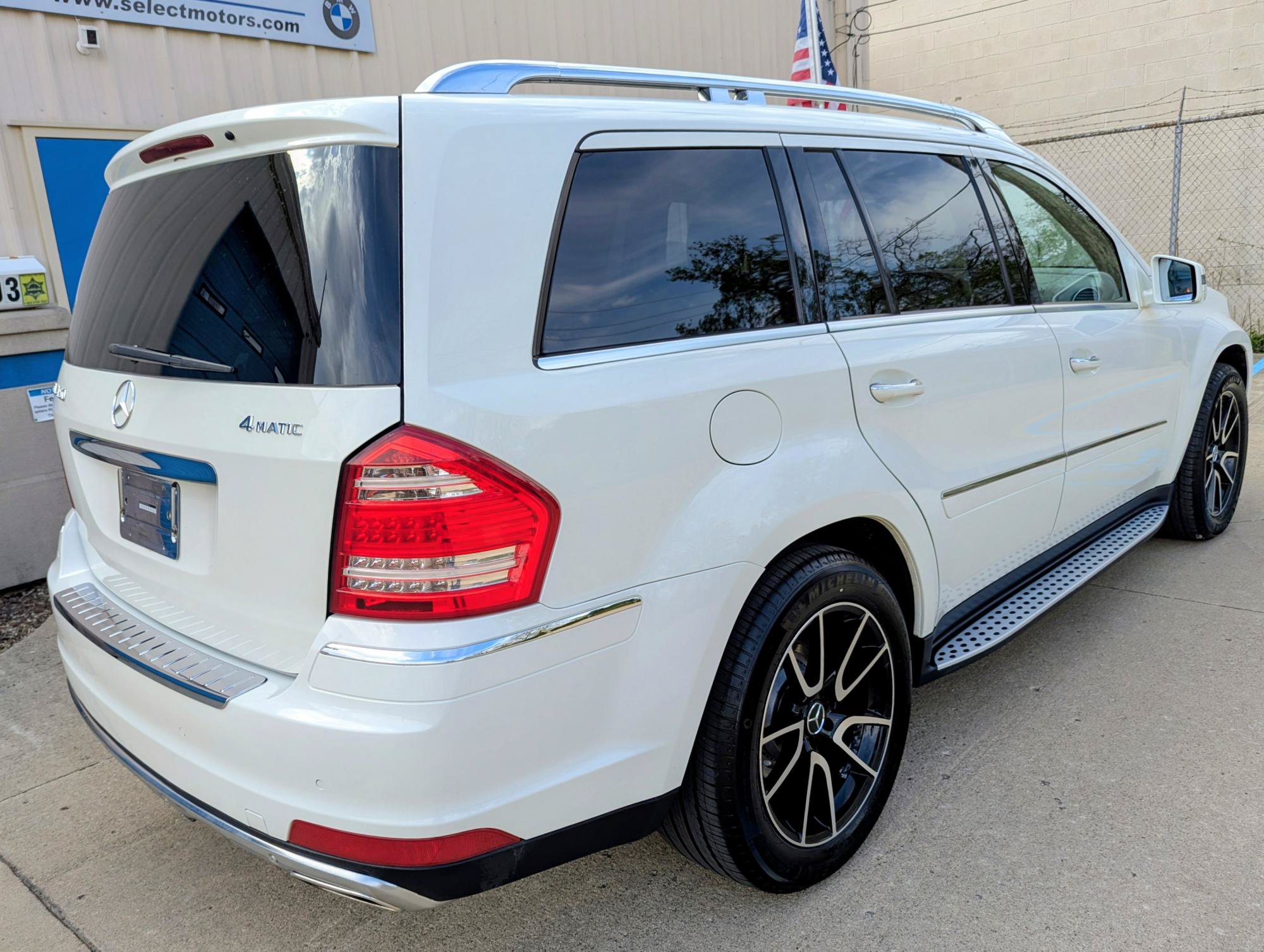 Used 2011 Mercedes-Benz GL 450 4MATIC image 16