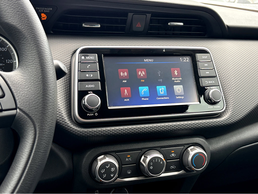 New 2025 Nissan Kicks Play S image 17