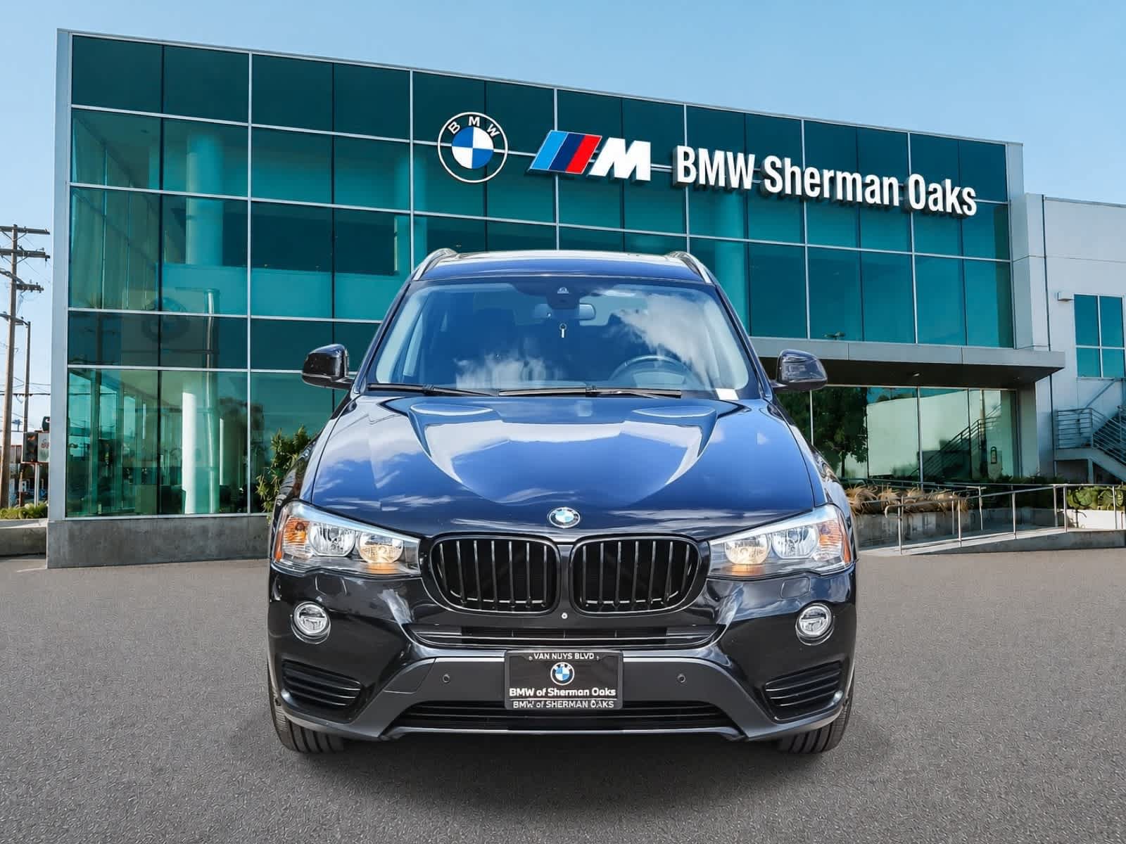 Used 2017 BMW X3 sDrive28i RWD image 2