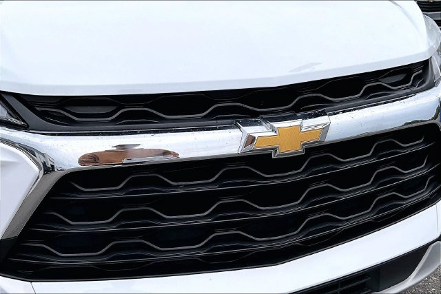 Used 2025 Chevrolet Blazer LT FWD image 30