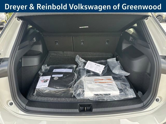 New 2026 Volkswagen Tiguan SEL R-Line image 35