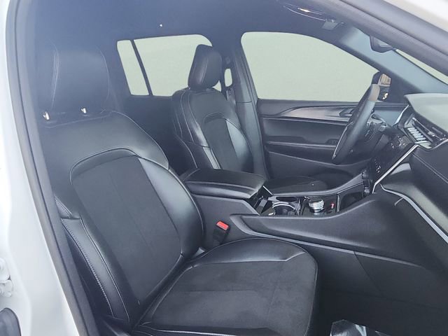 Used 2024 Jeep Grand Cherokee Altitude image 21