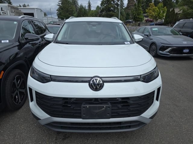 Used 2025 Volkswagen Tiguan SE FWD image 8