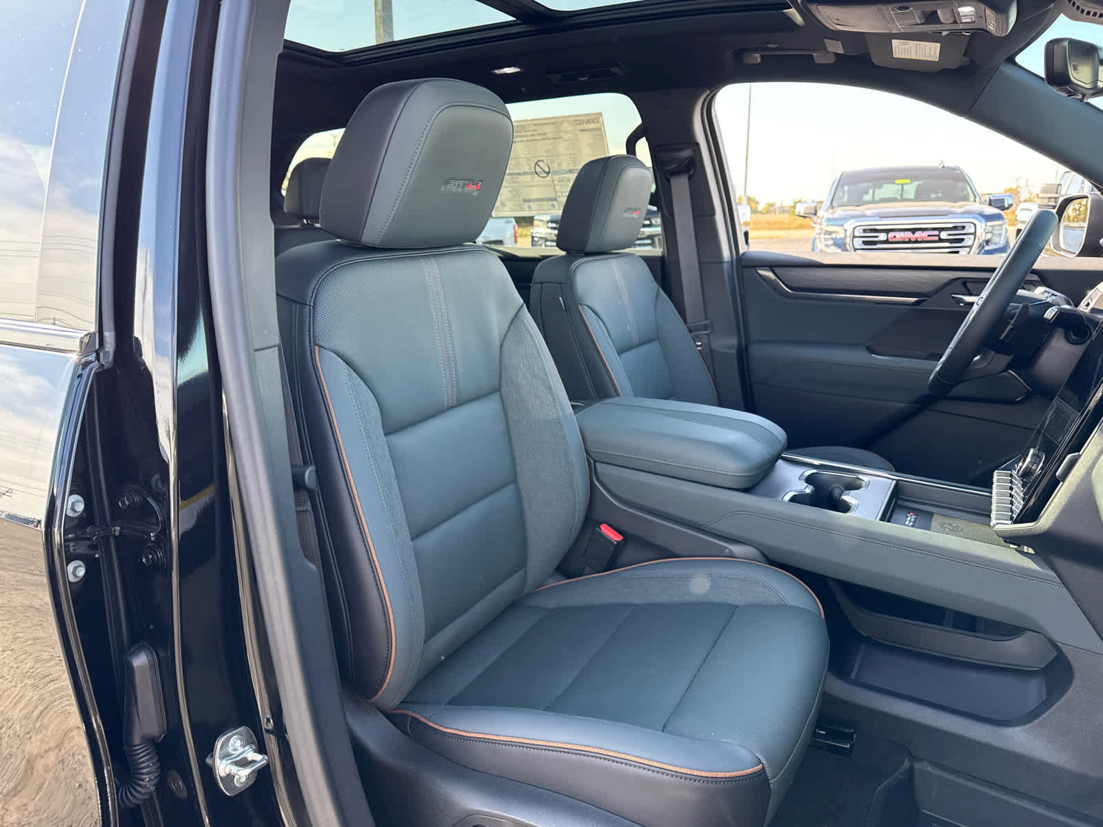 New 2027 GMC Acadia AT4 w/ Luxury Package AWD/4WD image 22