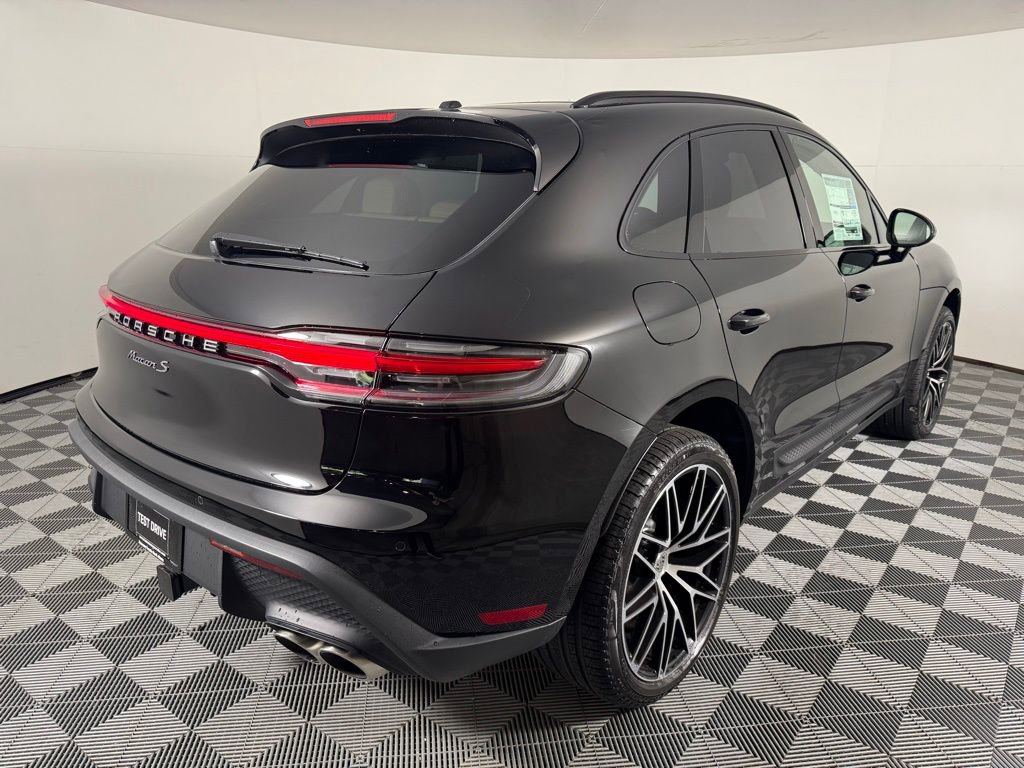 Certified 2025 Porsche Macan S image 7