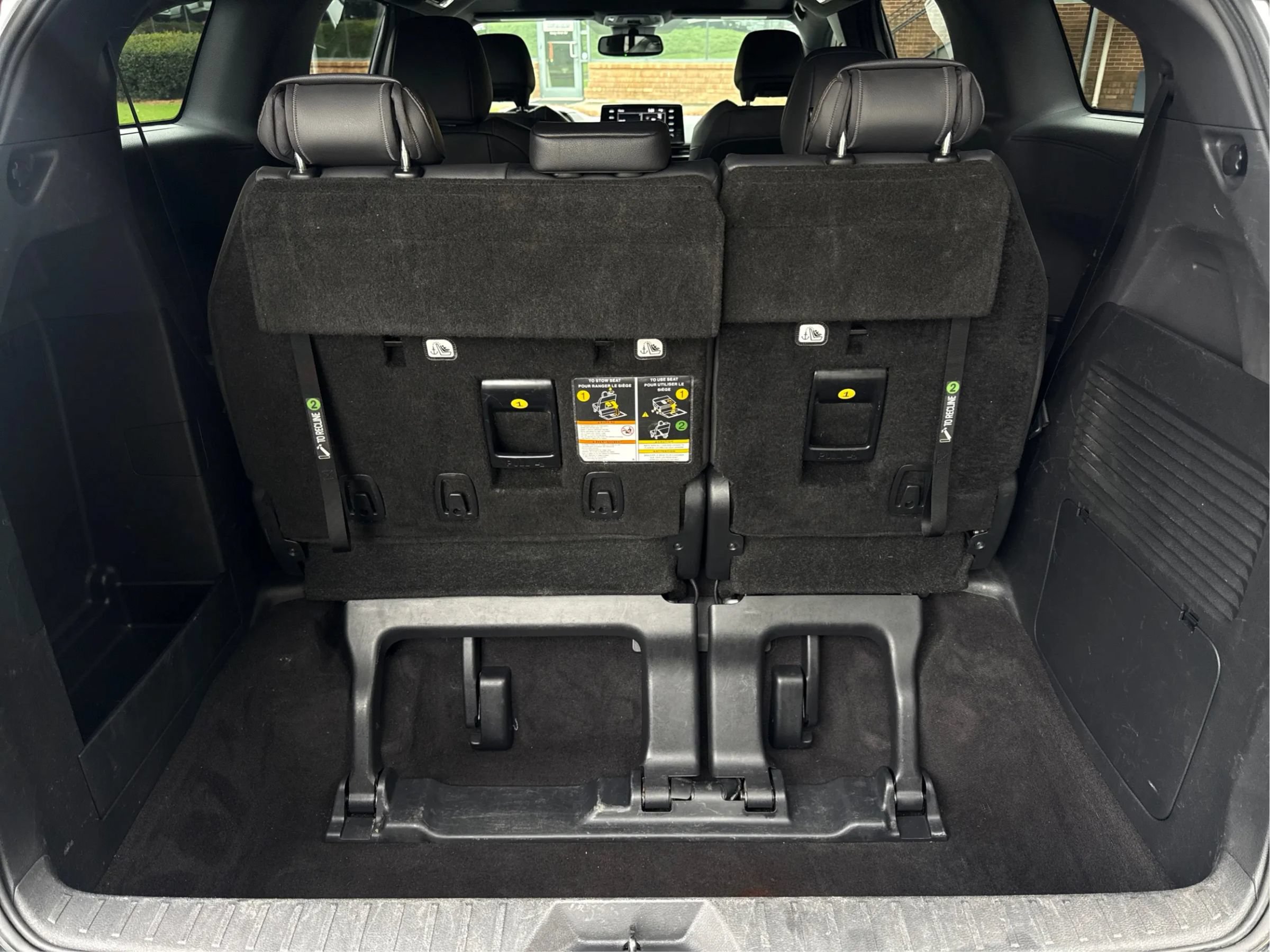 Used 2022 Toyota Sienna XSE FWD image 26