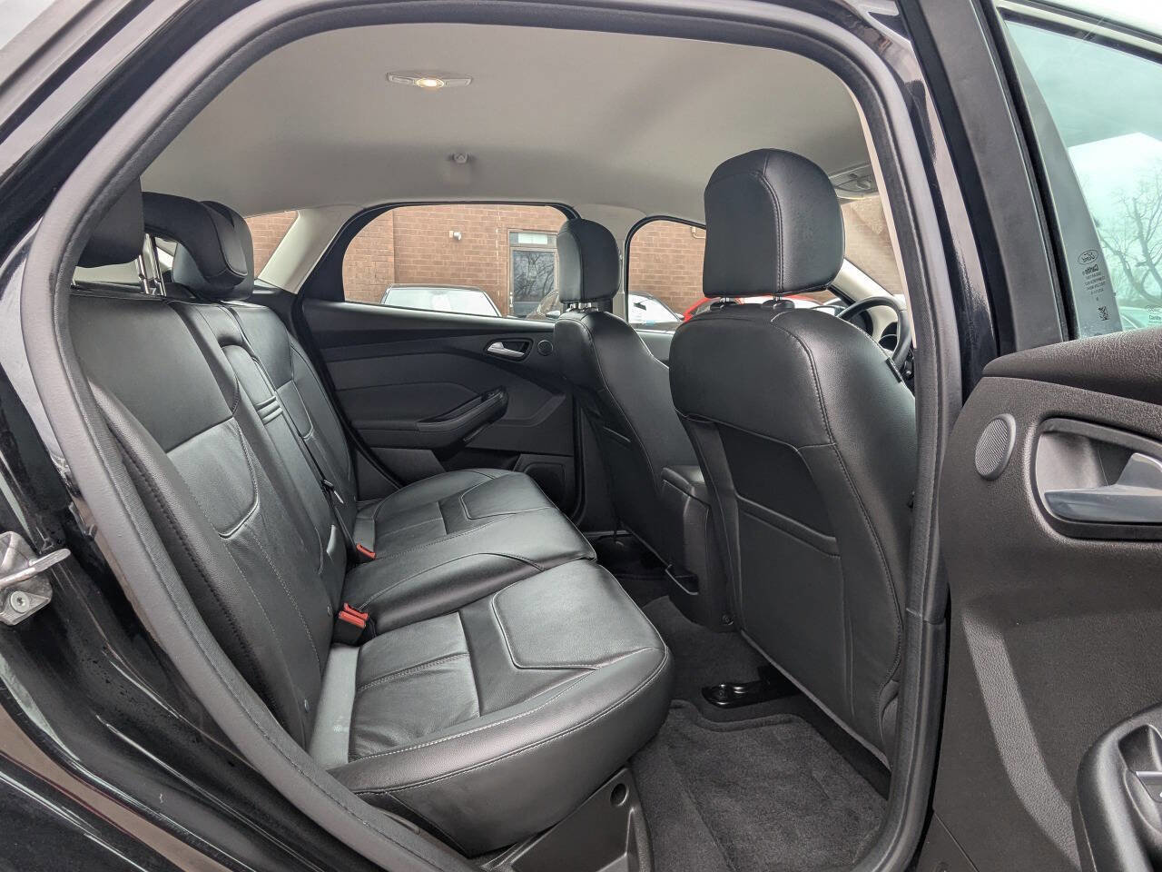 Used 2016 Ford Focus Titanium w/ Titanium Technology Package image 16