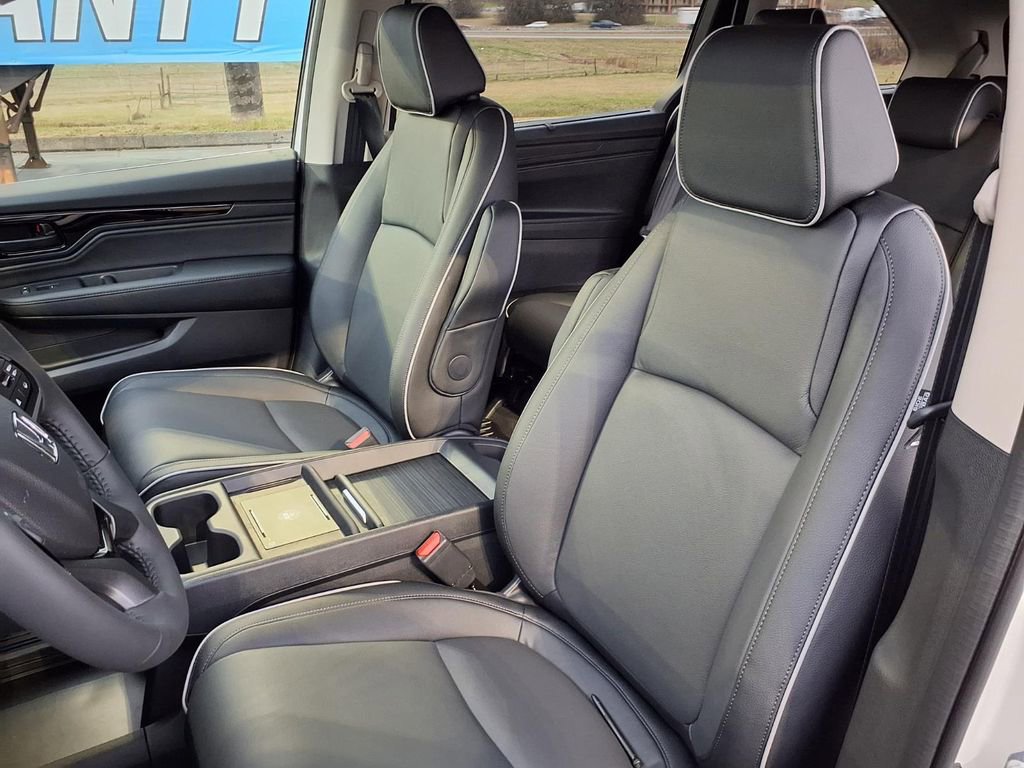 New 2026 Honda Odyssey Touring image 14