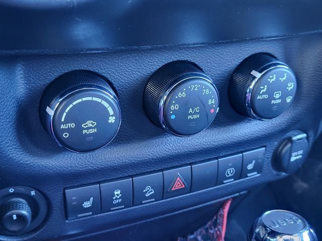 Used 2017 Jeep Wrangler Unlimited Rubicon image 25