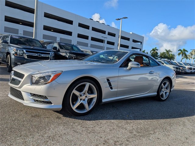 Used 2016 Mercedes-Benz SL 550 image 4