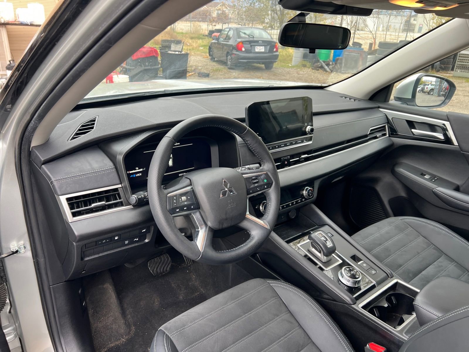 Used 2023 Mitsubishi Outlander SE AWD/4WD image 18