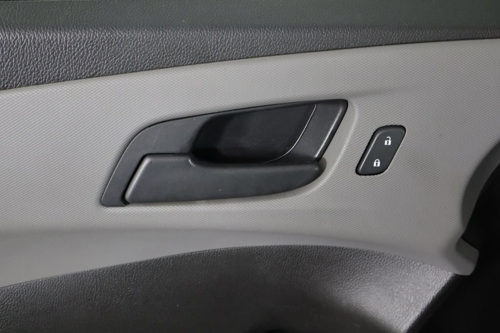 Used 2017 Chevrolet Sonic LT FWD image 19