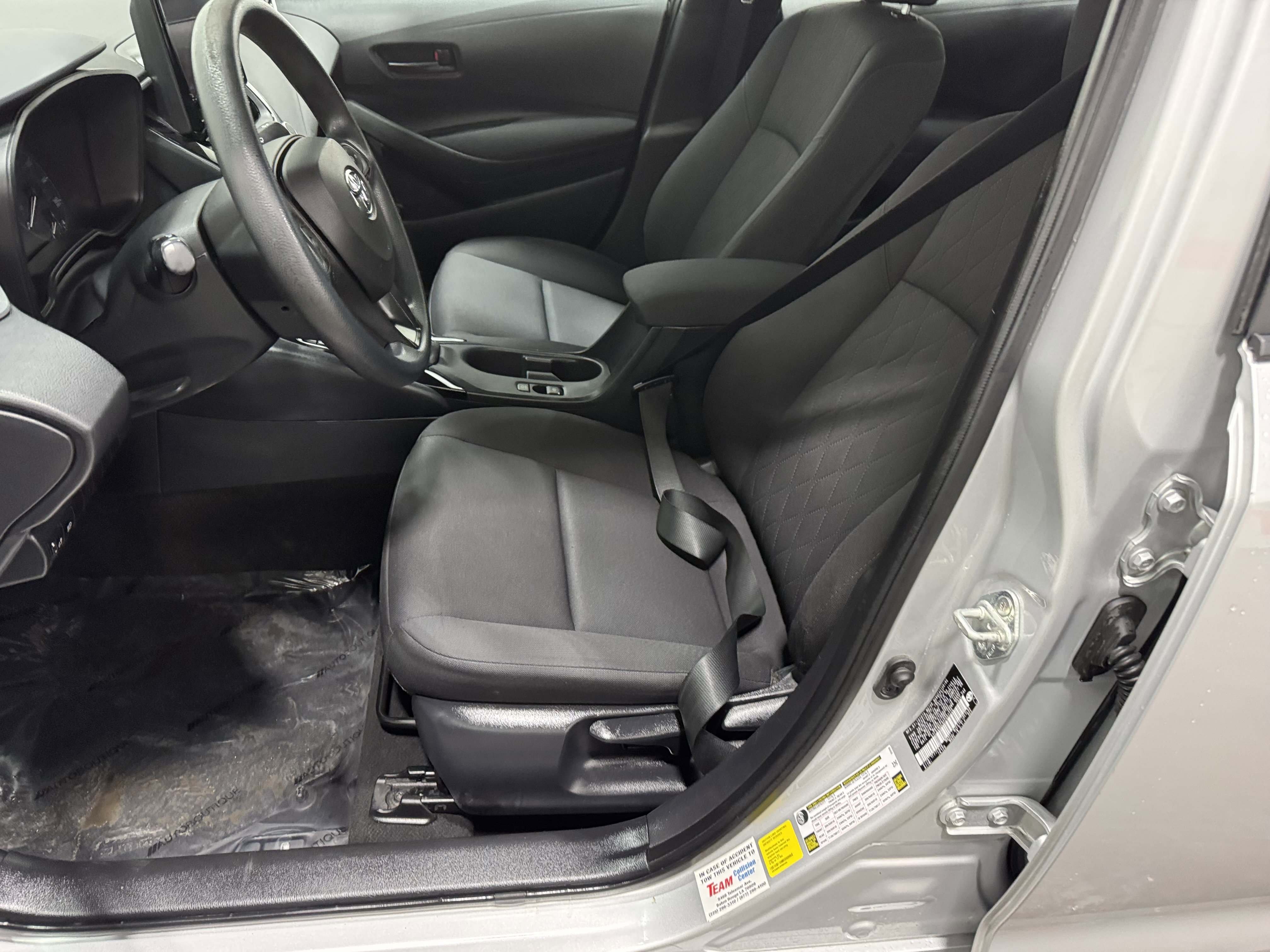 Used 2023 Toyota Corolla LE image 21