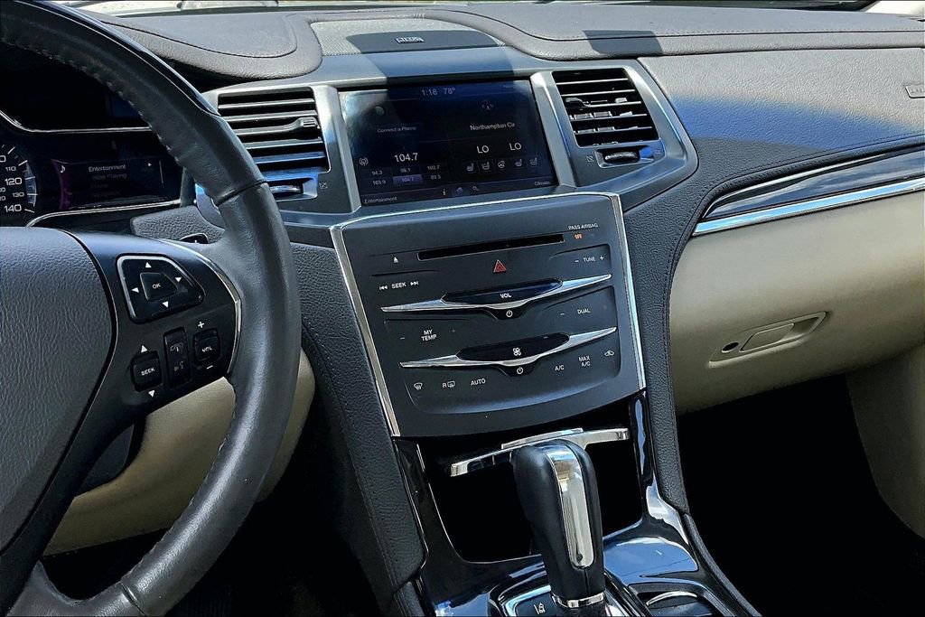 Used 2013 Lincoln MKS FWD image 9