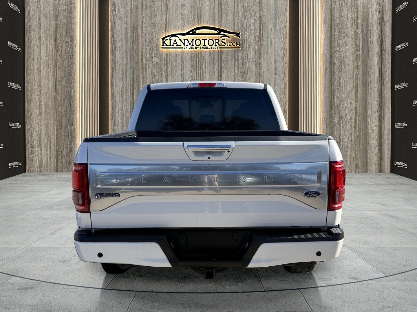 Used 2016 Ford F150 Platinum w/ Equipment Group 701A Luxury image 6