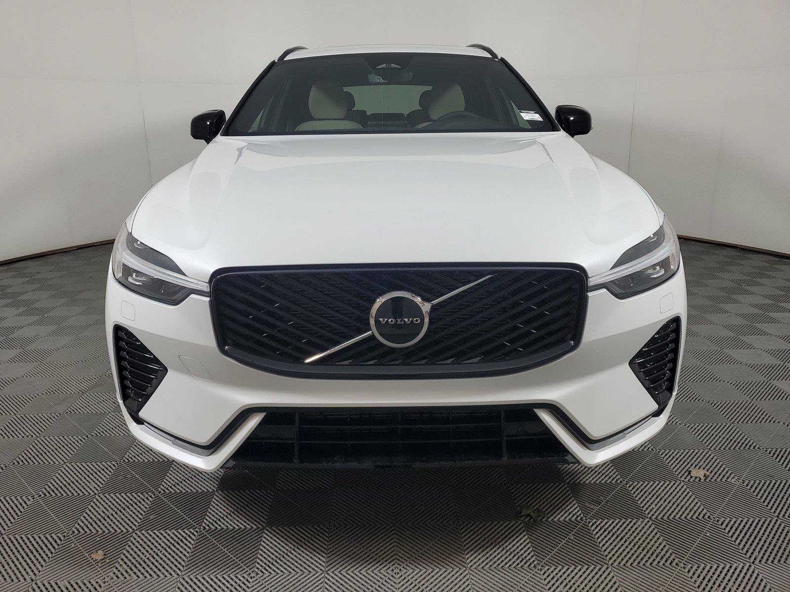 New 2026 Volvo XC60 B5 Core w/ Climate Package AWD/4WD image 2