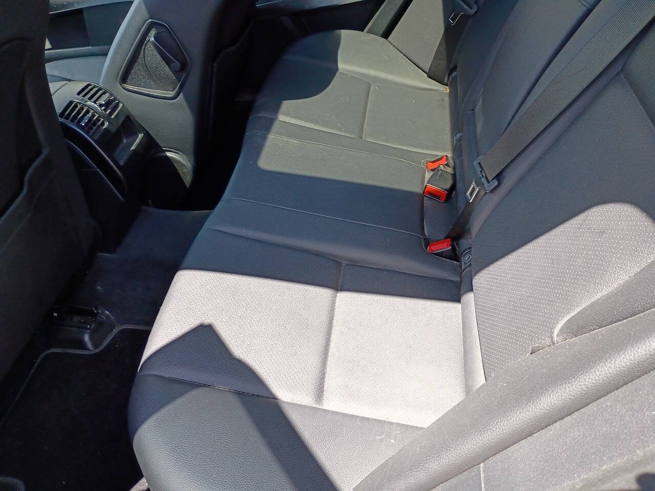 Used 2015 Mercedes-Benz GLK 350 4MATIC image 23
