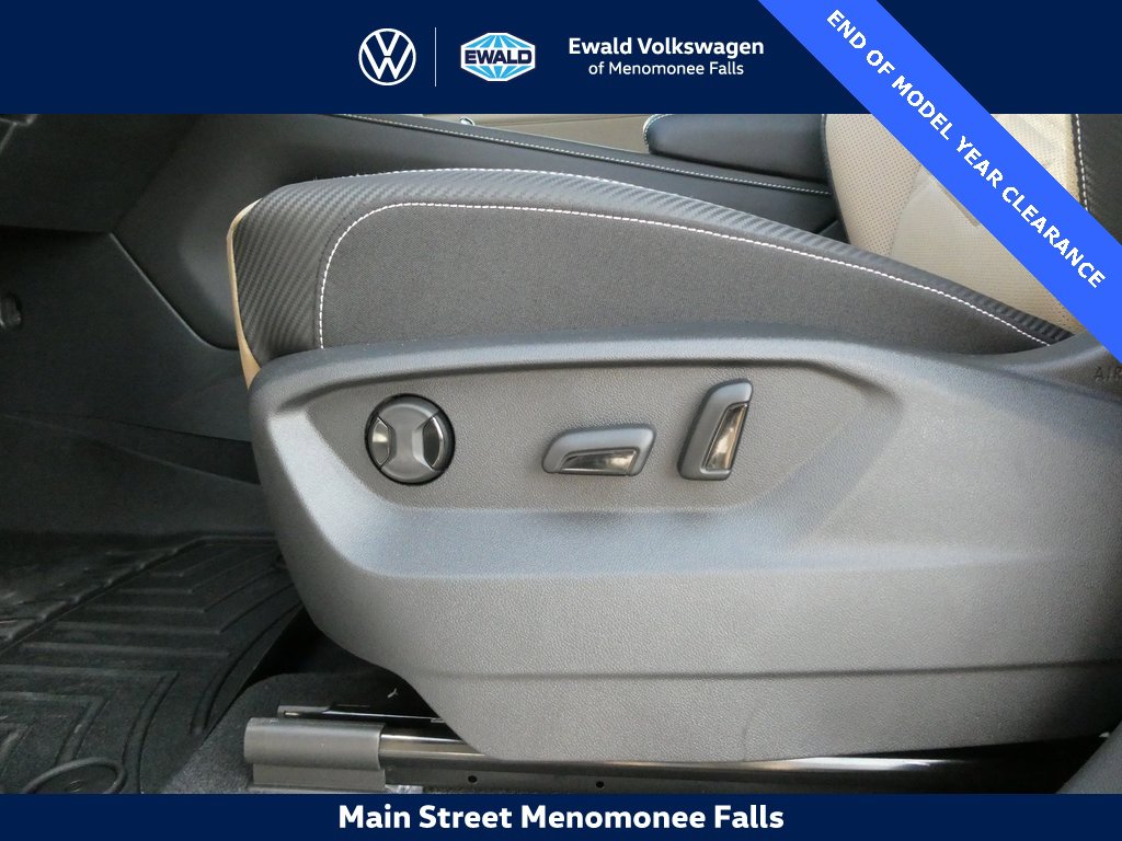 New 2025 Volkswagen Atlas Cross Sport SE image 9