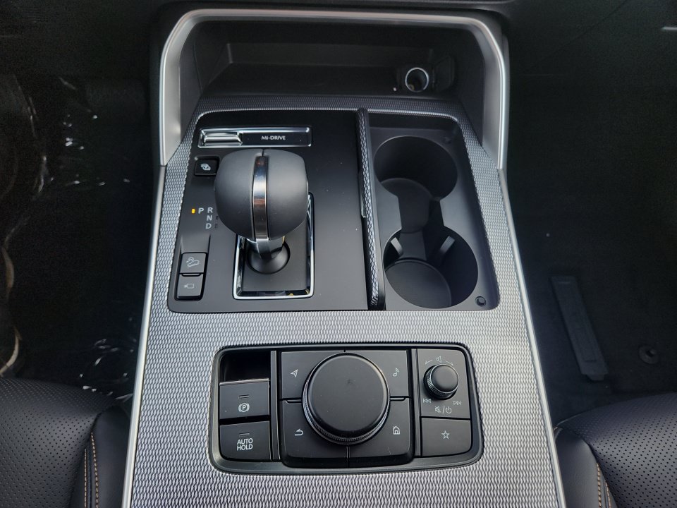 New 2025 MAZDA CX-70 Plug-In Hybrid w/ Premium Plus AWD/4WD image 19