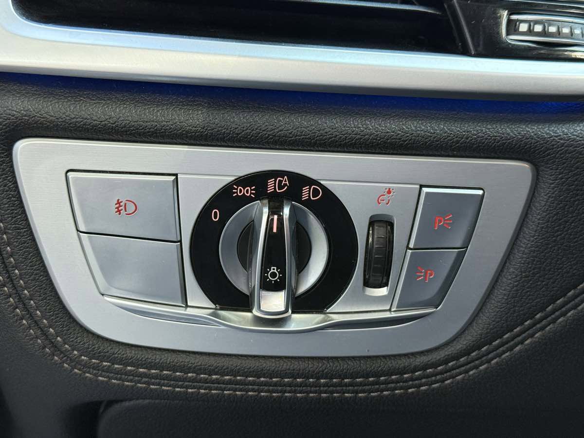 Used 2019 BMW 740i image 27