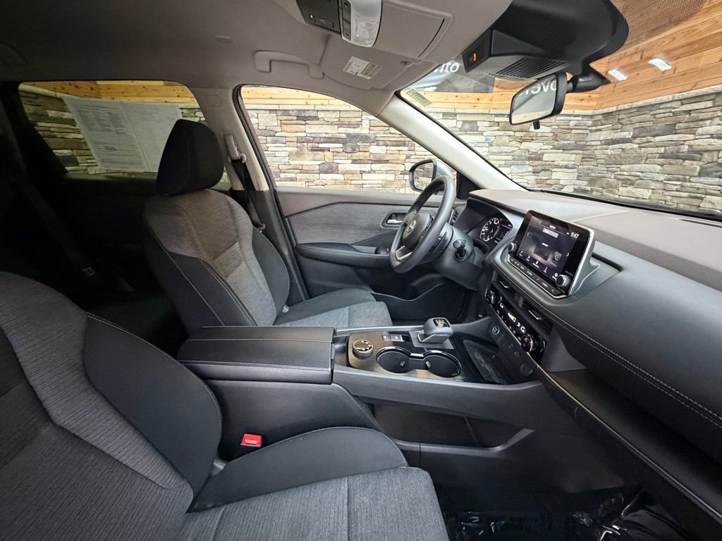 Used 2023 Nissan Rogue SV image 14