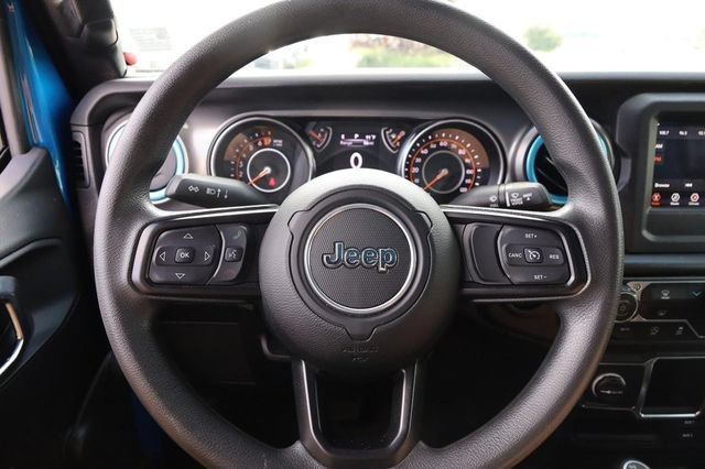 Used 2023 Jeep Gladiator Sport w/ Off Road Group AWD/4WD image 10