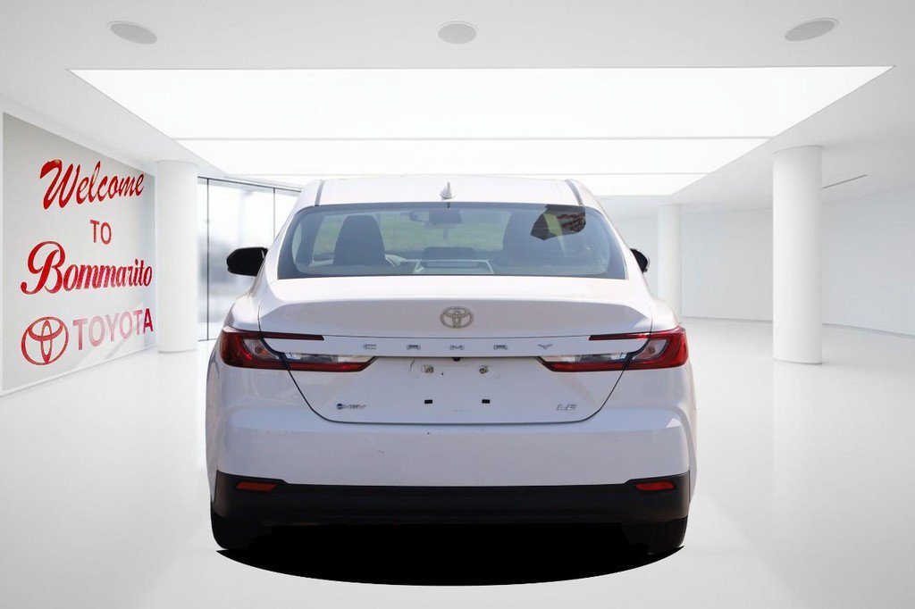 Used 2025 Toyota Camry LE image 6