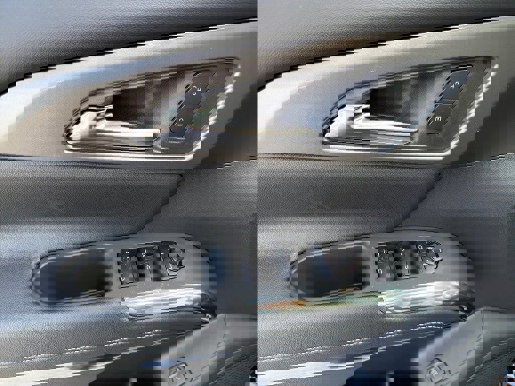 New 2026 Chevrolet Traverse LT w/ Sun and Wheel Package image 13