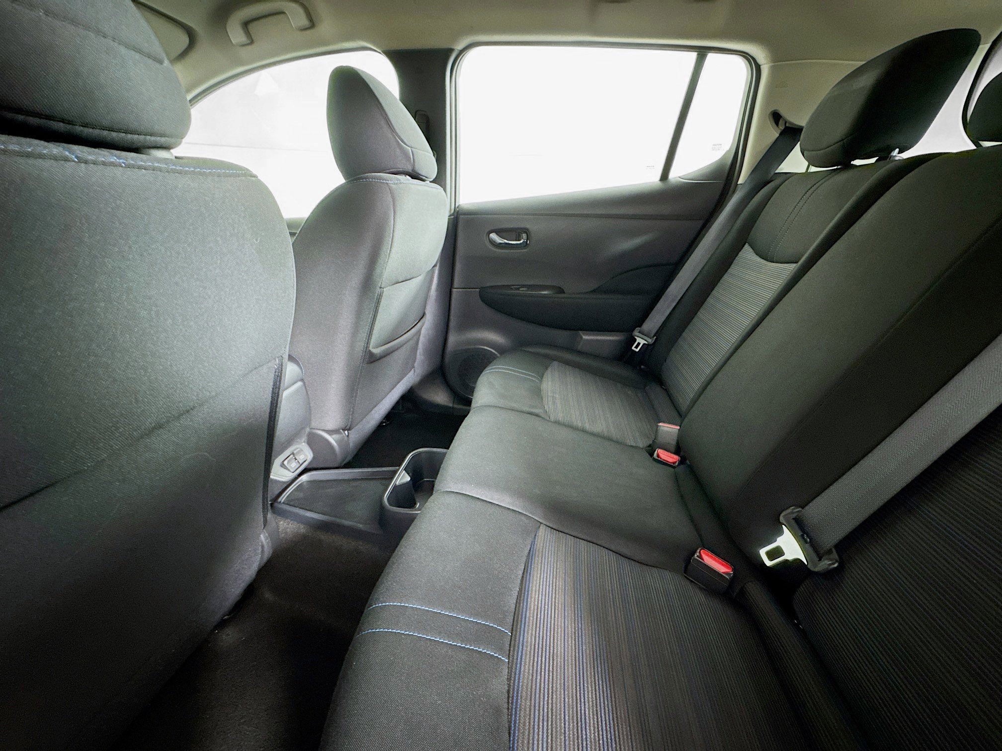 Used 2023 Nissan Leaf S image 40