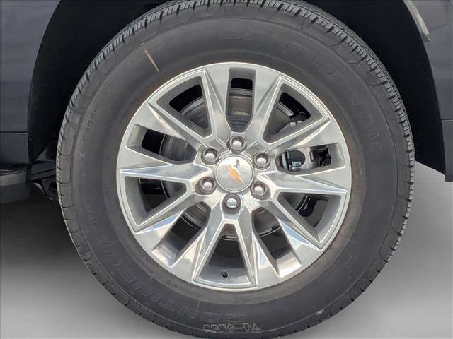 New 2026 Chevrolet Suburban Premier image 9