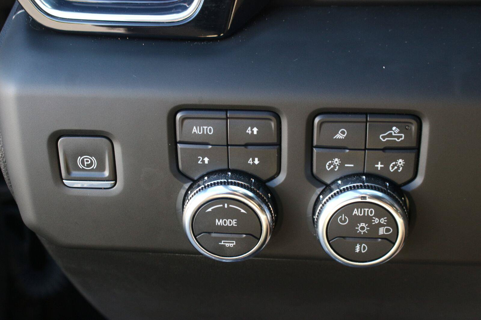 Used 2024 GMC Sierra 1500 Denali Ultimate AWD/4WD image 32