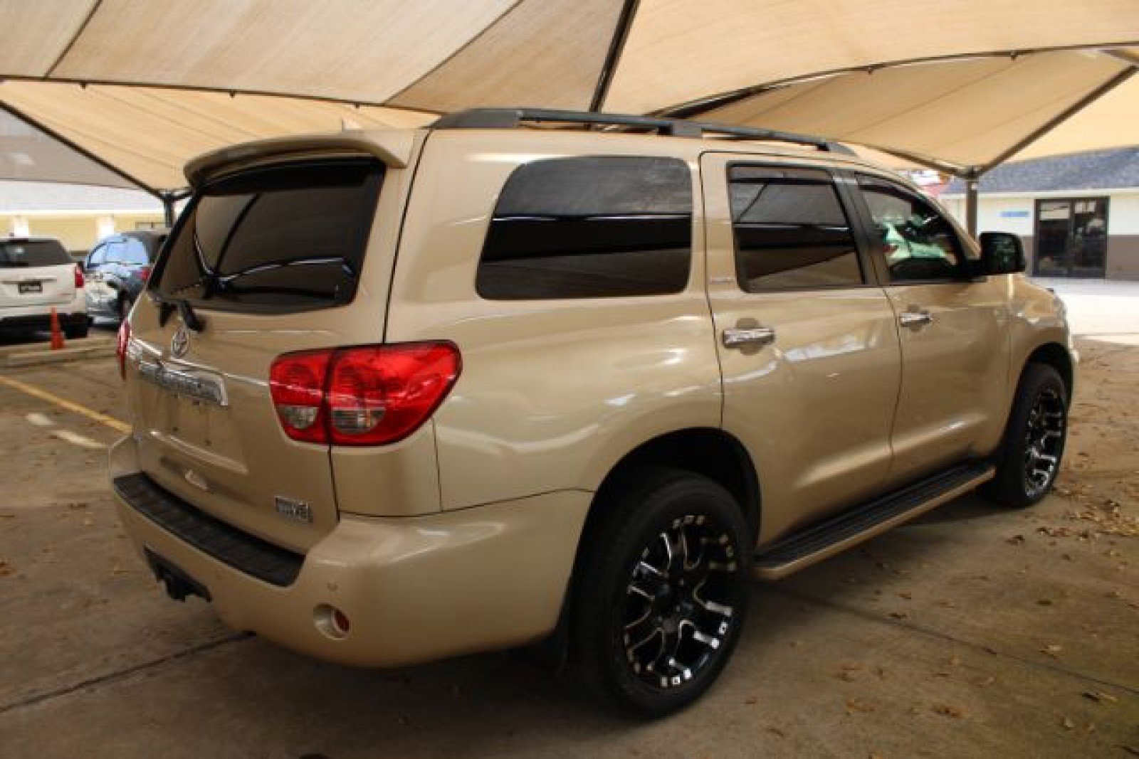 Used 2010 Toyota Sequoia Limited image 10