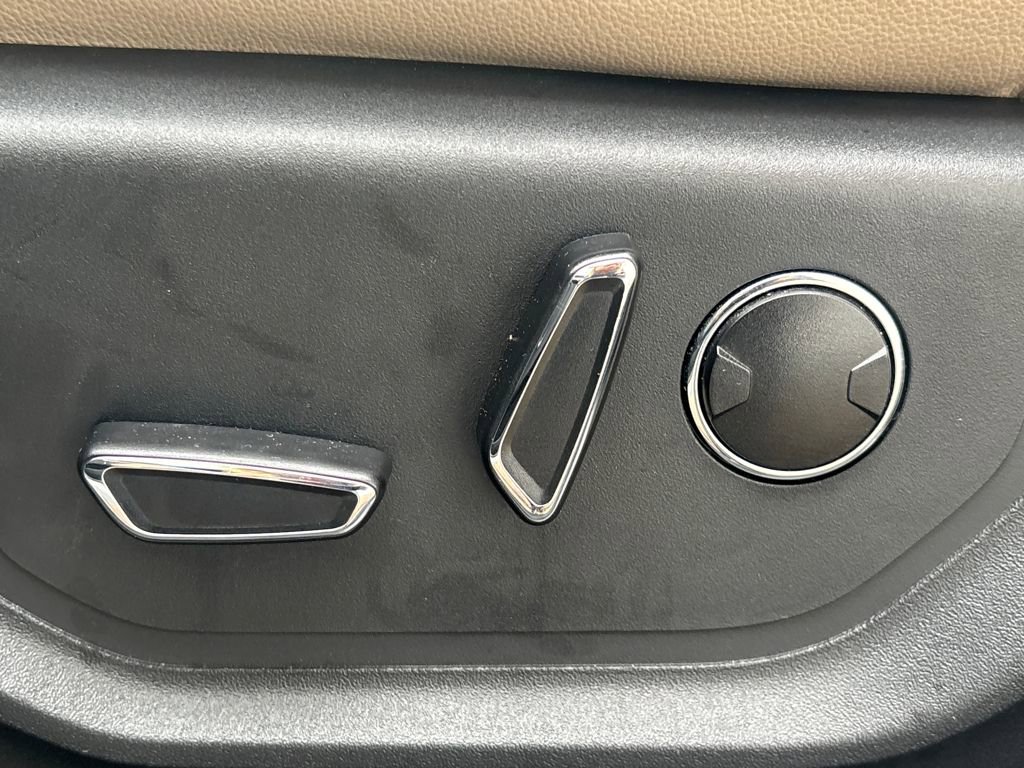 Used 2023 Ford Expedition Limited image 9