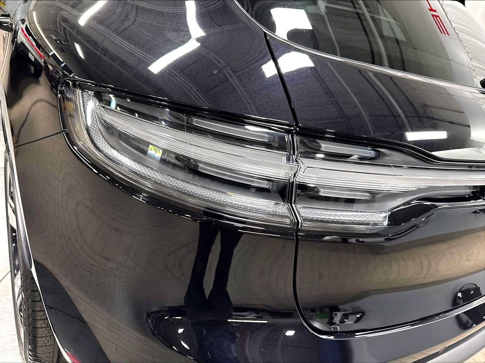 New 2026 Porsche Macan AWD/4WD image 34