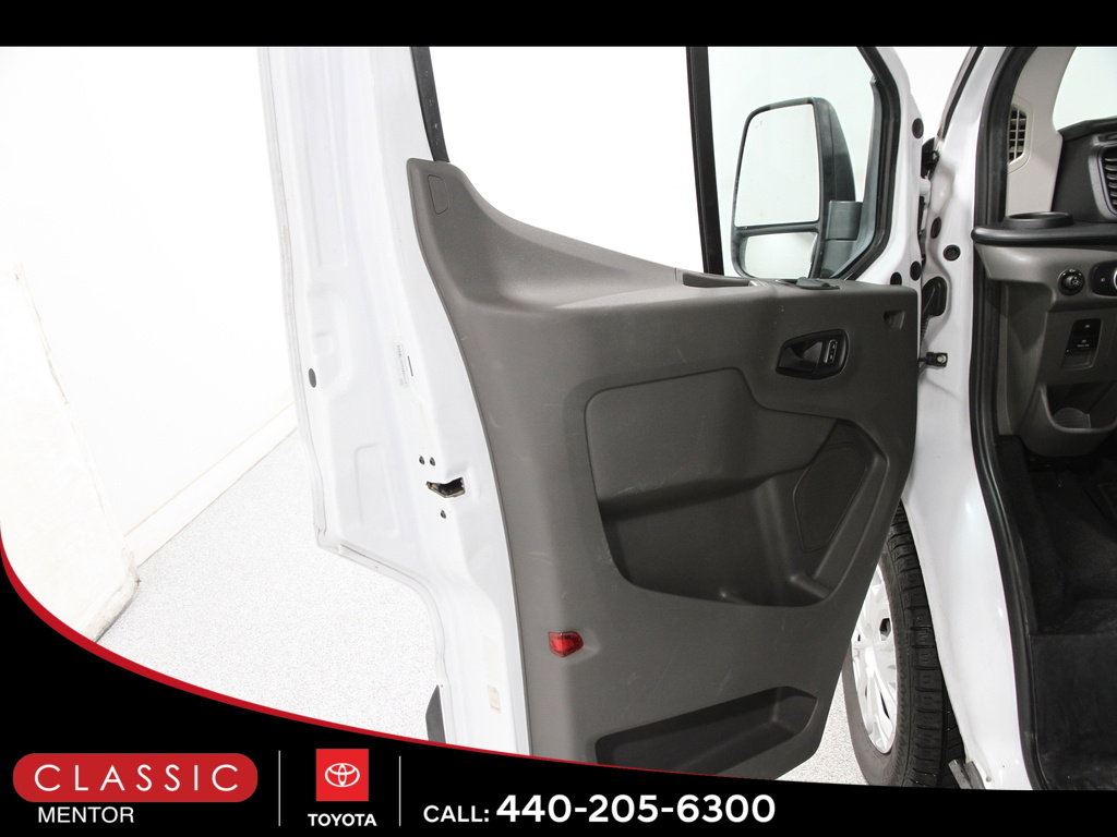 Used 2022 Ford Transit 350 XLT image 4