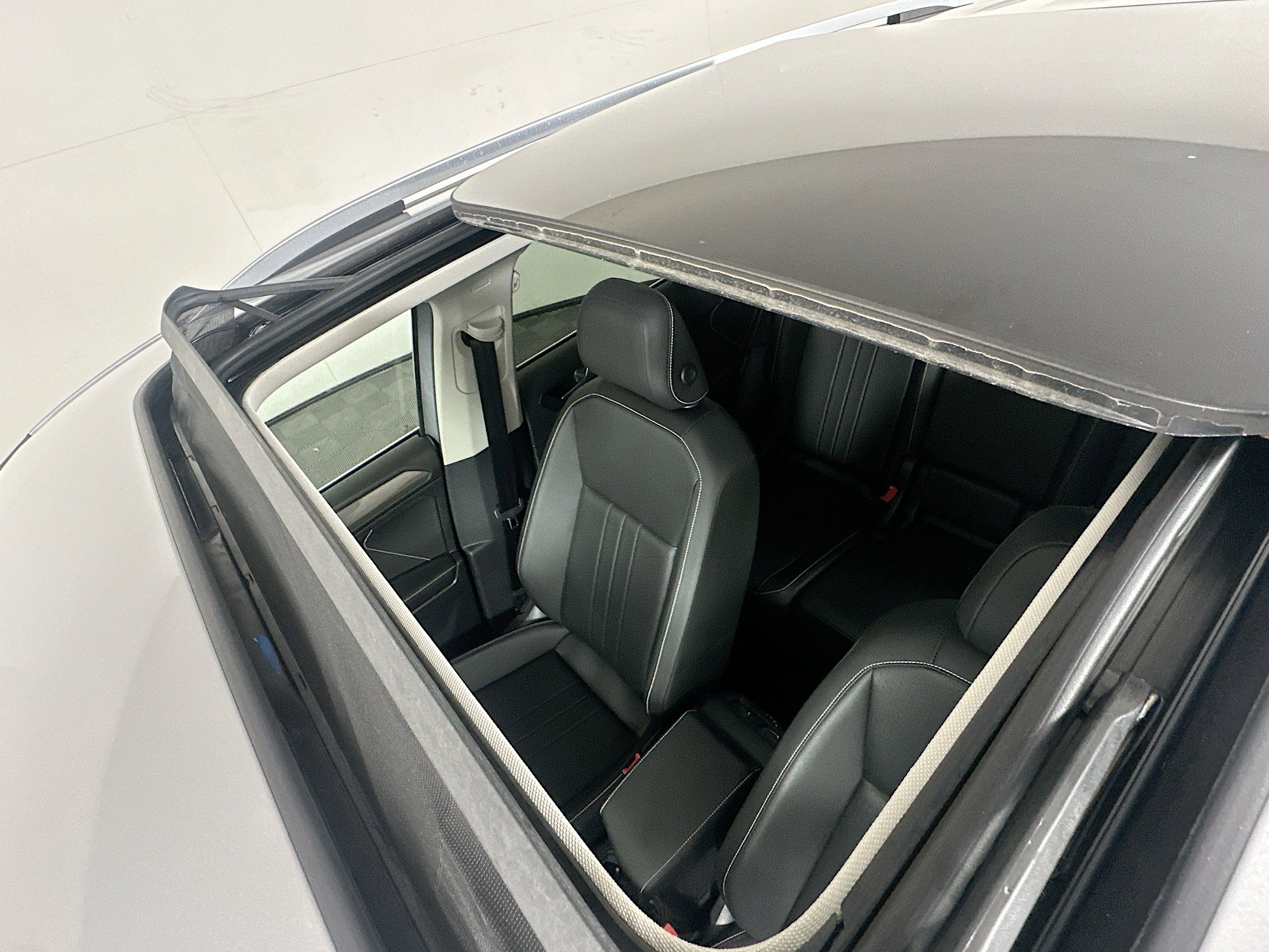 Used 2022 Volkswagen Tiguan SE image 14