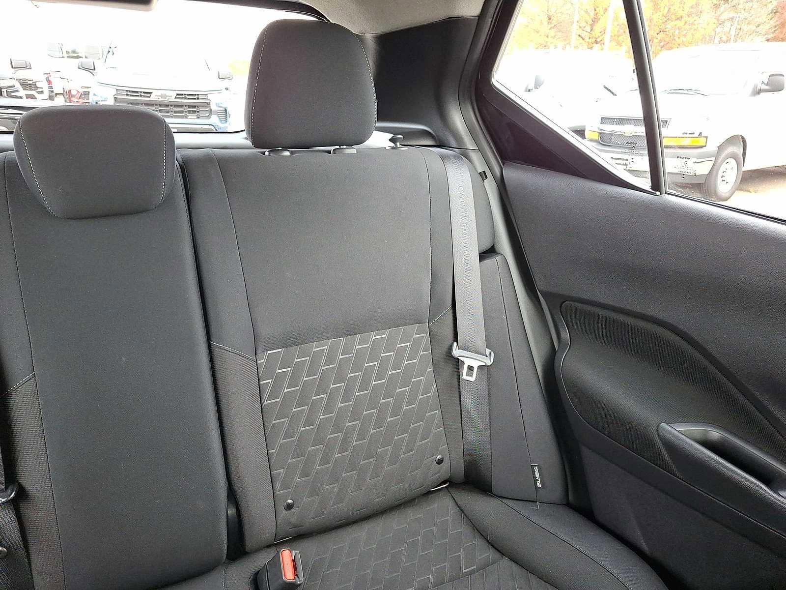 Used 2024 Nissan Kicks SV image 12