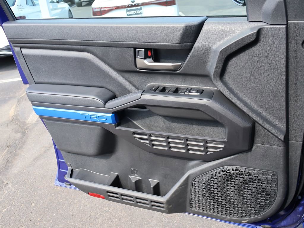 Used 2025 Toyota Tacoma TRD Off-Road image 38