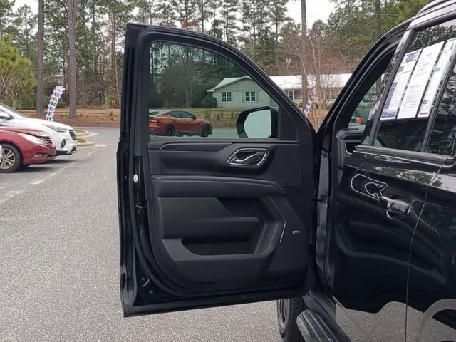 Used 2021 Chevrolet Suburban RST w/ Luxury Package image 15