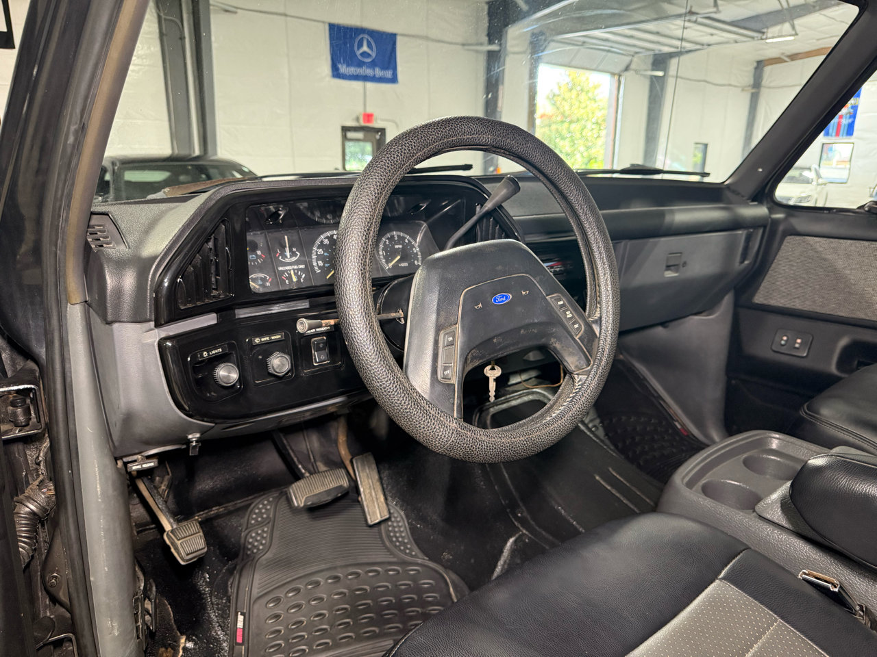 Used 1989 Ford Bronco Custom image 10