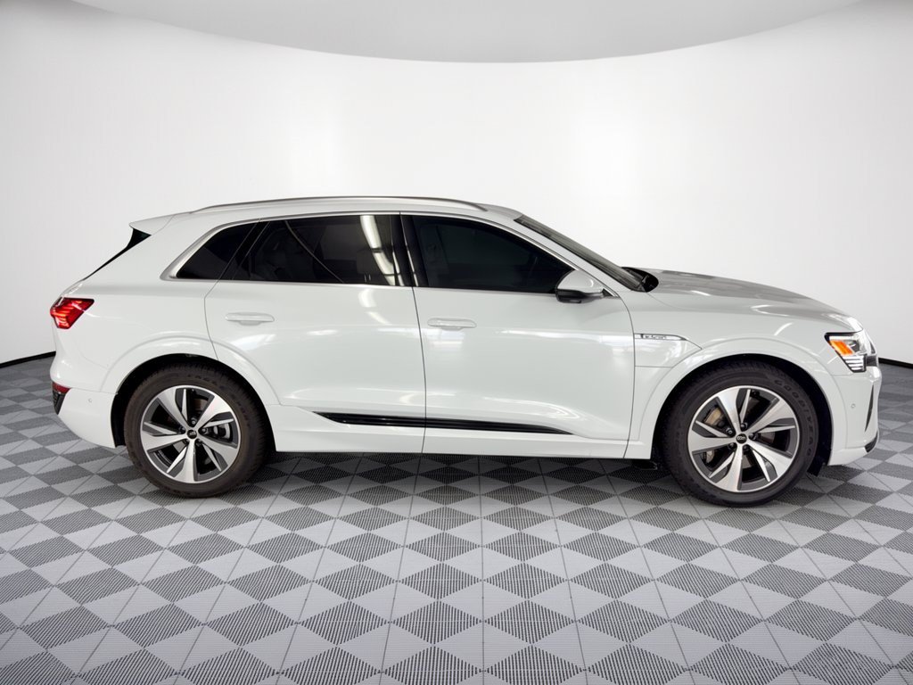 Used 2024 Audi Q8 e-tron Premium Plus AWD/4WD image 8